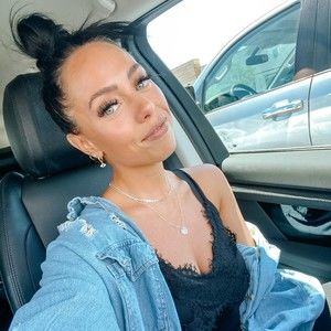 Meet your Posher, Kayla